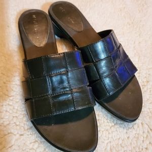 Nine & Co Black Slides
